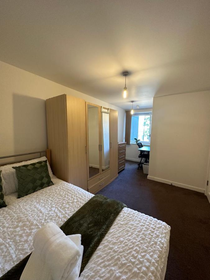 New Build 2 Bedroom With 2 Bath In Londra Esterno foto