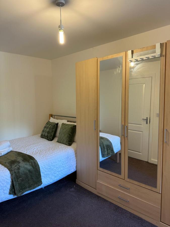 New Build 2 Bedroom With 2 Bath In Londra Esterno foto