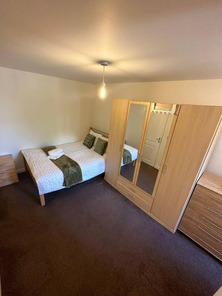 New Build 2 Bedroom With 2 Bath In Londra Esterno foto