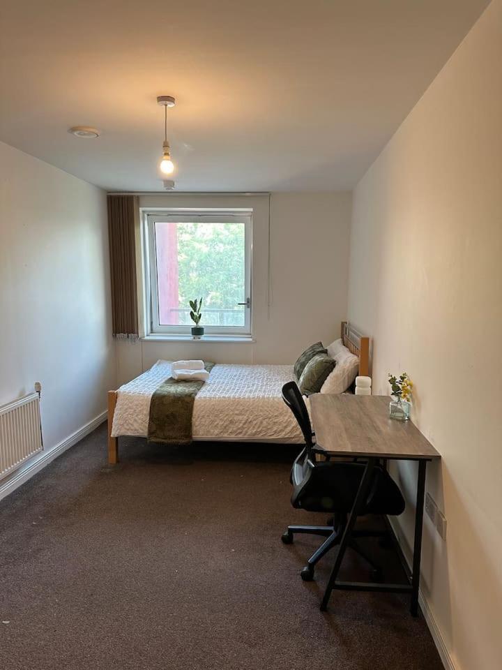 New Build 2 Bedroom With 2 Bath In Londra Esterno foto