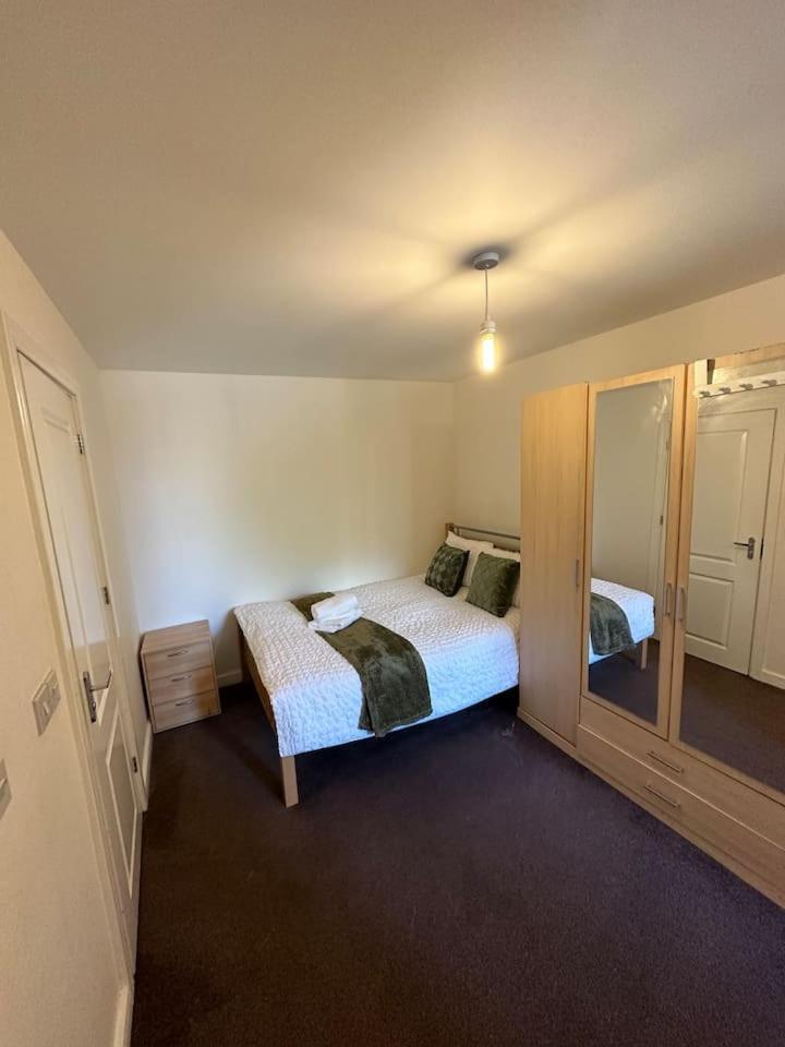 New Build 2 Bedroom With 2 Bath In Londra Esterno foto