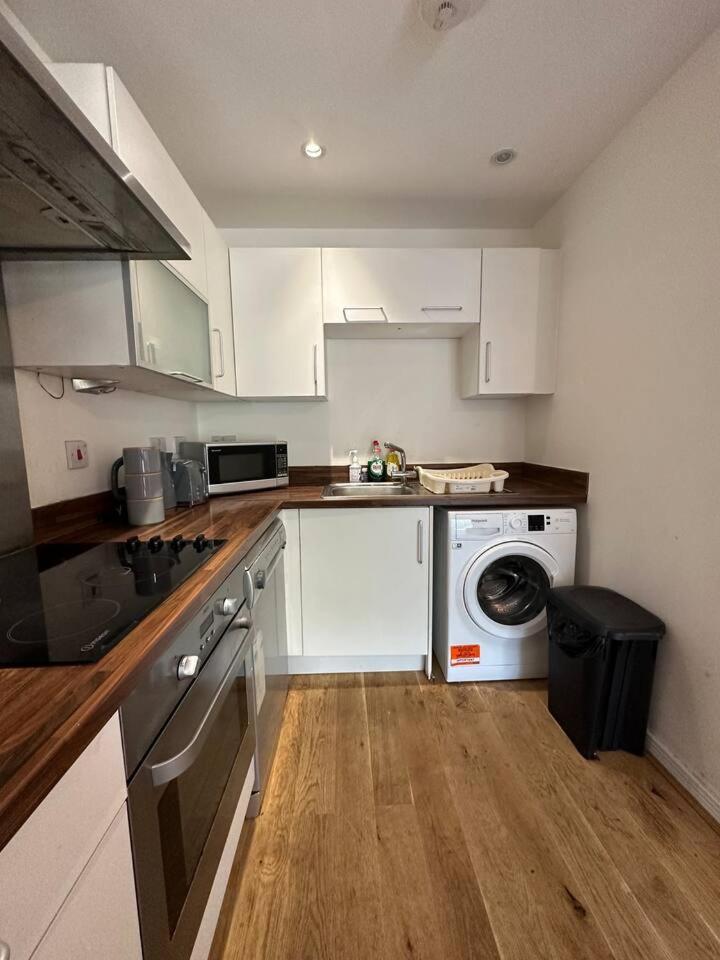 New Build 2 Bedroom With 2 Bath In Londra Esterno foto