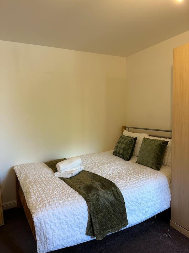 New Build 2 Bedroom With 2 Bath In Londra Esterno foto