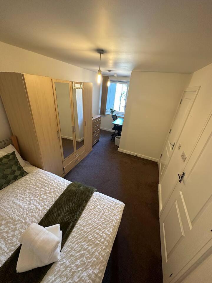 New Build 2 Bedroom With 2 Bath In Londra Esterno foto